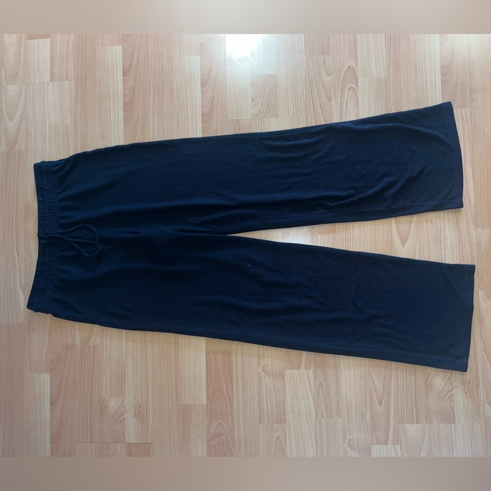 Aritzia Wilfred black stretchy pants